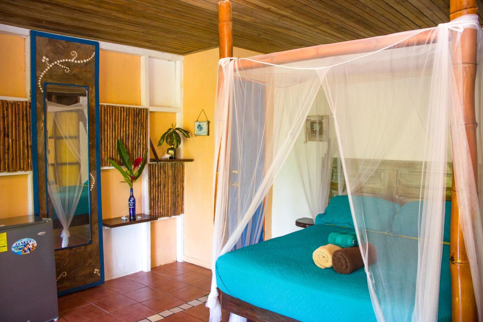 Mosana Reef Garden B&B Bocas Town Exterior photo