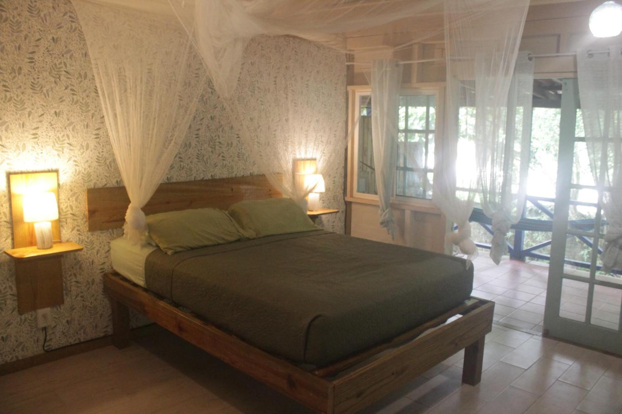Mosana Reef Garden B&B Bocas Town Exterior photo