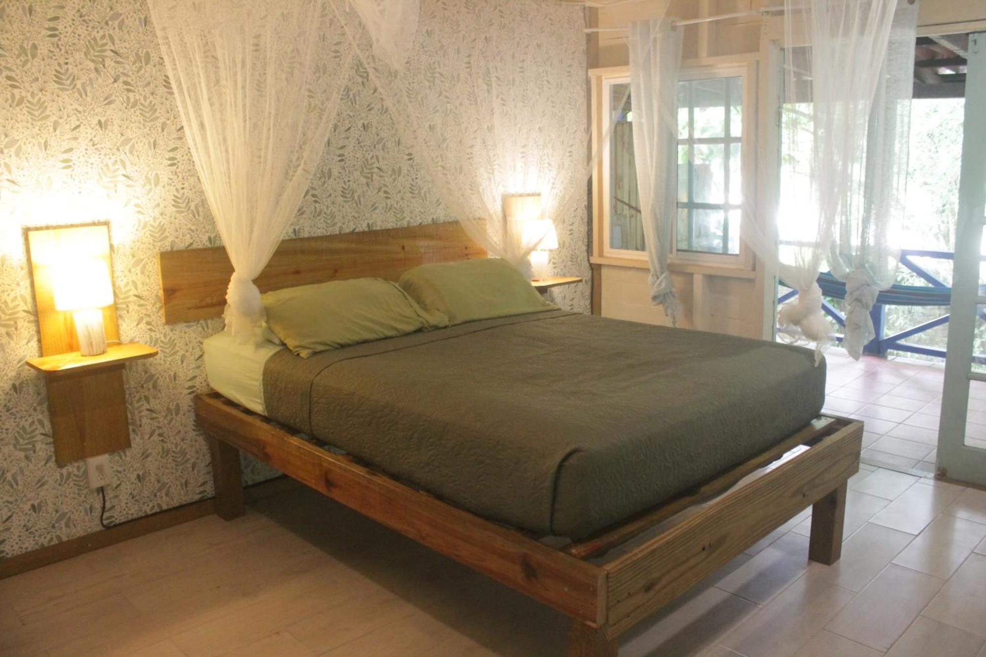 Mosana Reef Garden B&B Bocas Town Exterior photo